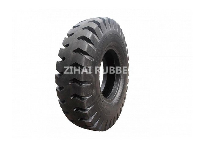 E4 PORT TYRE ()