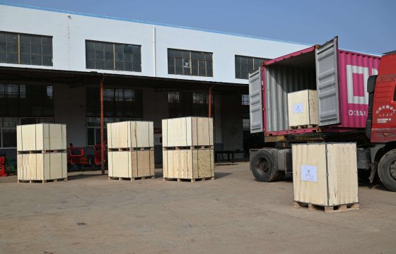 KNDMAX Wood Chipper Loading