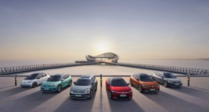 Electric VS Gasoline Cars: Who is Your Best Choice in 2025?