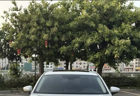Mazda 3 Axela 2.0L Automatic 
