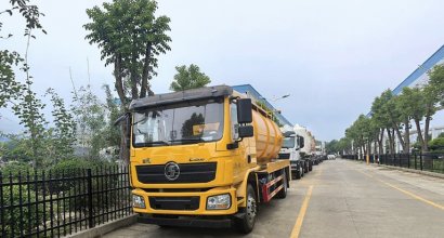 SHACMAN L3000 4x2 10cbm Sewage Suction Truck: Practical Sanitation Solution