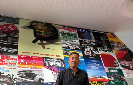 Mr. Liu visited Porsche to study its industrial manufacturing processes